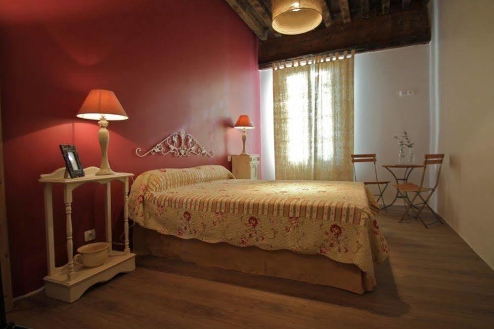 Du Cote De Chez Jeanne Hotel Fourcès Eksteriør billede